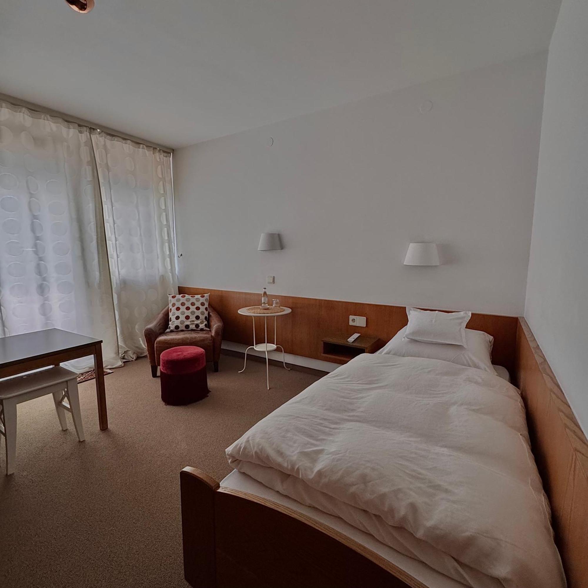 Hotel Milu لودفيغسبرغ المظهر الخارجي الصورة
