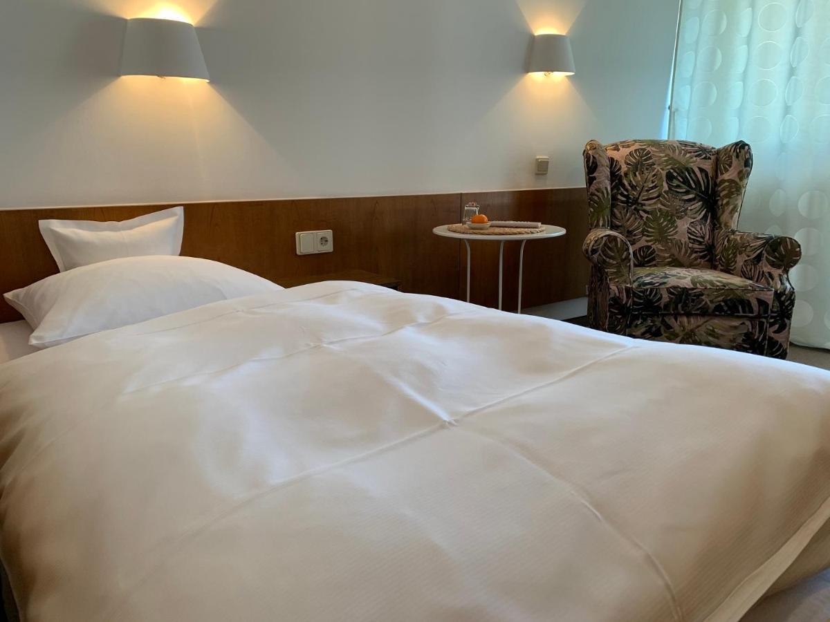 Hotel Milu لودفيغسبرغ المظهر الخارجي الصورة